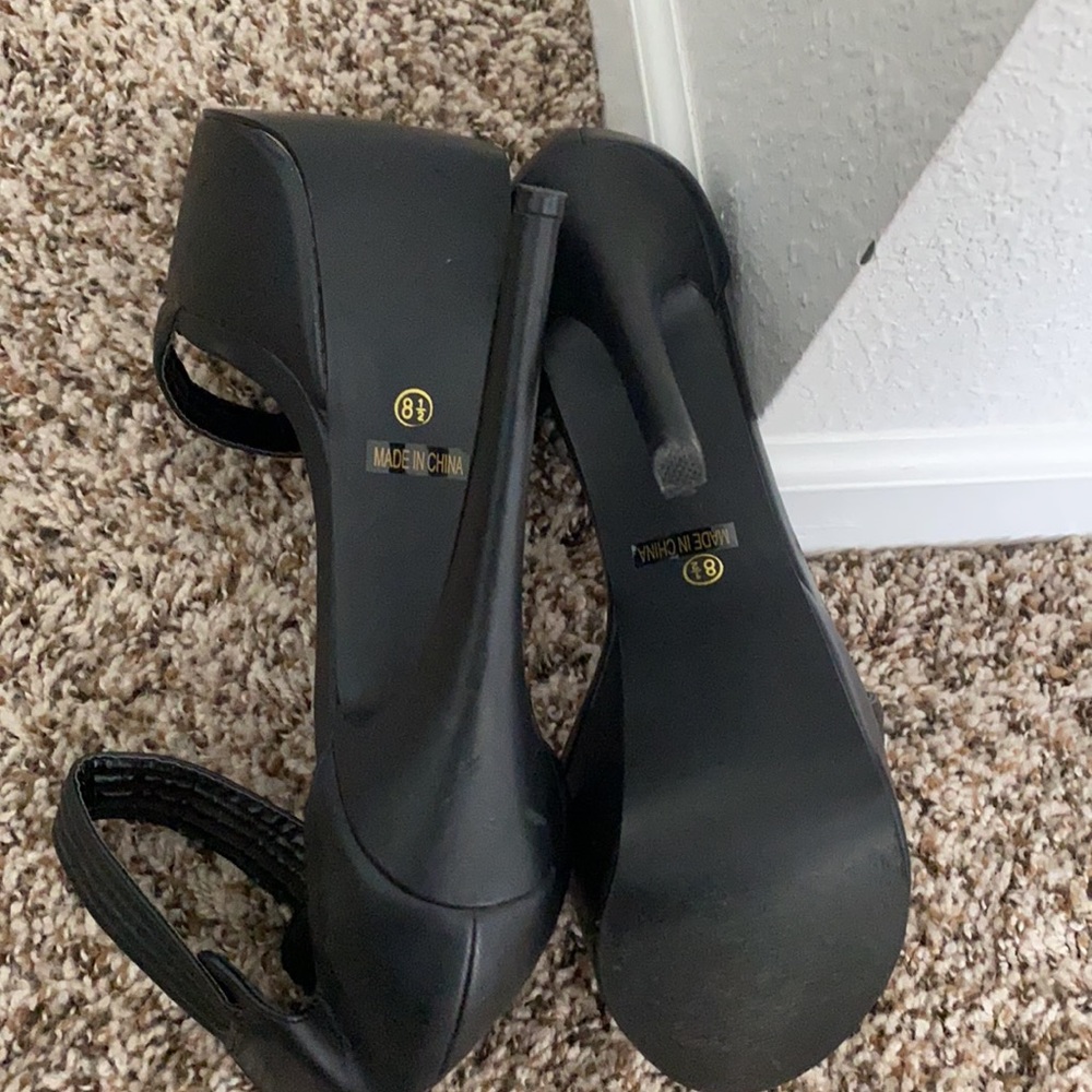 Heel - Picture 3 of 3